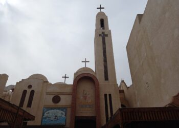 وزيرا الآثار والتنمية المحلية  يتفقدان كنيسة العذراء بسخا