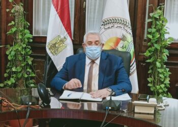 وزير الزراعة خلال إجتماعه بمديرى مديريات الزراعة  : لا تهاون مع التعدي على الأراضي الزراعية والإسراع بمنظومة تحديث الري وتجميع الألبان وكارت الفلاح
