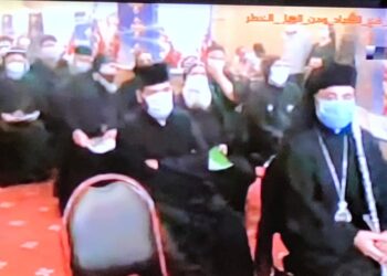 بدء صلاة الجناز على جثمان المتنيح الأنبا سلوانس بدير الشايب