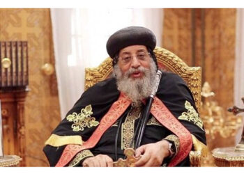 اللواء خالد شعيب محافظ مطروح يهنئ قداسة البابا تواضروس بعيد القيامة المجيد