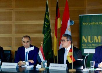 وزير السياحة متحدث رئيسي بالمائدة المستديرة التي نظمتها مؤسسة الشرق الأوسط والأدني الألمانية NUMOV ببرلين