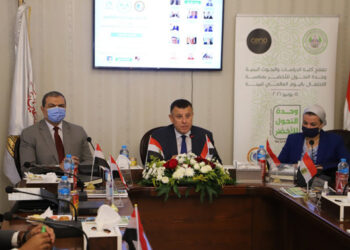 وزراء القوى العاملة والبيئة والإنتاج الحربي يفتتحون وحدة التحول الأخضر بجامعة عين شمس