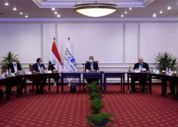 مدبولي : الدولة اتخذت  خطوات كبيرة لدفع العمل بالمشروعات الجاري تنفيذها بالمنطقة الاقتصادية لقناة السويس