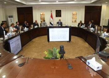 وزير الإسكان يلتقي مجموعة رعاية صحية خاصة لبحث إنشاء مستشفى خاص بالعاصمة الإدارية الجديدة