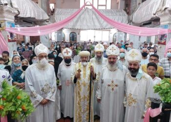 الأنبا مرقس يدشن أواني جديدة ببهتيم