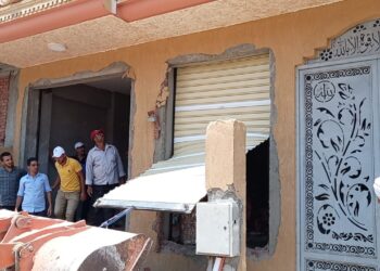 جهاز مدينة العاشر من رمضان يواصل حملات إزالة الإشغالات وضبط المخالفات