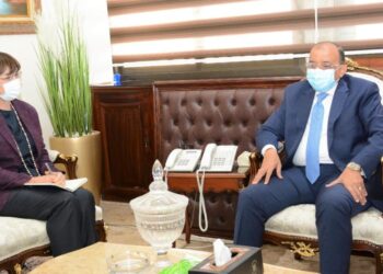 وزير التنمية المحلية يبحث مع المنسق المقيم للأمم المتحدة في مصر التعاون في برنامج تطوير الريف المصري “حياة كريمة “