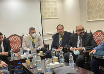 رائد زراعة الأمعاء يجتمع بشباب الأطباء لنقل خبراته ويشيد بدور الدولة في علاج الحالات بالمجان
