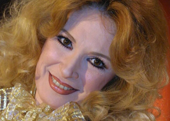 الفنانة “نيللي” تعبر عن فرحتها الكبيرة لتكريمها بمهرجان القاهرة السينمائي