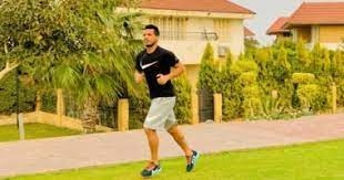 طارق حامد يخوض تدريبات خاصة في “الجيم”