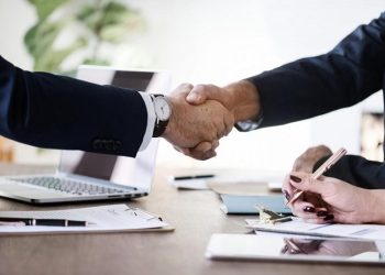 إبرام الصفقات الكبرى مستمرة فى 2022 .. ودمج ” إيه.تي آند تي” مع “ديسكفري” أكبر صفقات 2021
