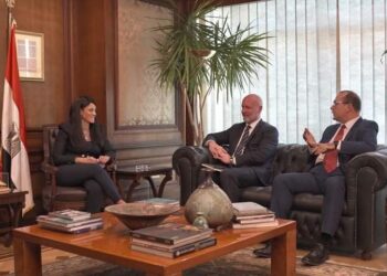 “المشاط” تبحث مع الرئيس التنفيذي لبنك “HSBC” الدفع بآليات التمويل المختلط وتحفيز التزام الشركات بالمعايير البيئية والإجتماعية والحوكمة