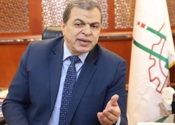 “سعفان” يتابع صرف تعويض الدفعة الواحدة لأسرة مصري توفي في روما