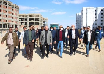 وزير الإسكان: جار تنفيذ 806 عمارات بمبادرة الرئيس “سكن لكل المصريين” بمدينة العبور الجديدة و96 عمارة بإسكان بديل المناطق العشوائية