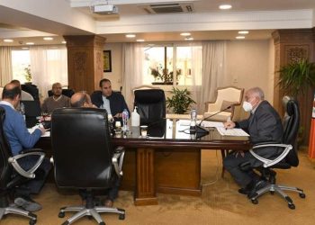 المقاولون العرب تتابع أعمال مشروع المونوريل