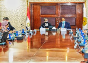 وزيرا التنمية المحلية والبيئة يناقشان آخر مستجدات منظومة المخلفات الصلبة