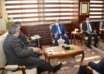وزير التنمية المحلية يبحث مع إحدي الشركات العاملة في مجال النظافة التعاون في منظومة المخلفات الصلبة بشرم الشيخ