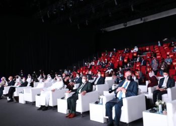 رئيس المنطقة الاقتصادية لقناة السويس يعلن إطلاق خدمة تموين السفن
