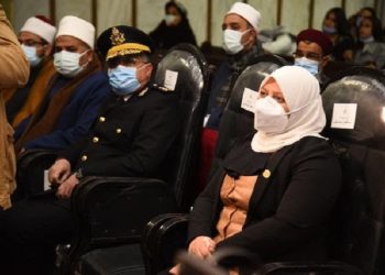 “شعيب” يحضر قداس عيد الميلاد بكنيسة العذراء بمرسى مطروح ويهنىء المسيحيين