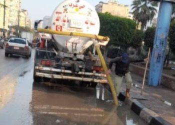 تكريم عمال وسائقين لجهودهم في كسح مياه الأمطار وتكريم حاصلة على ماجستير من ذوي الهمم