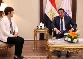 القائم بأعمال وزير الصحة يستقبل مدير عام شركة “سينوفاك بيوتيك” لبحث التعاون