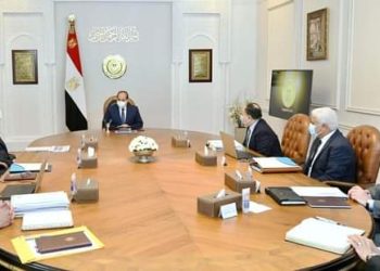 الرئيس السيسي يطلع على مشروع موازنة العام المالي 2022-2023…. ويوجه الحكومة بتخفيف آثار التداعيات الاقتصادية العالمية على المواطن المصري”