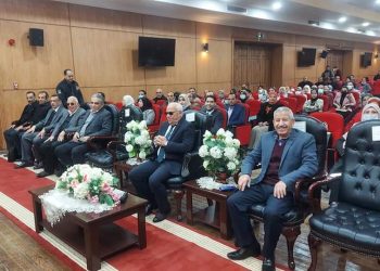 محافظ بورسعيد يلتقي وكلاء الإدارات الجدد بديوان عام المحافظة