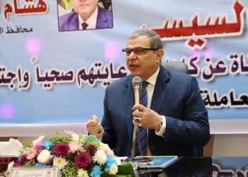 وزير القوى العاملة ومحافظ البحيرة يسلمان 40 عقد عمل لـ”قادرون باختلاف”