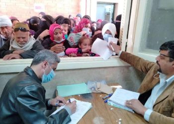 قافلة الصحة بالإسكندرية تقدم الكشف والعلاج بالمجان لـ 1048 مريض من أهالى قرية البصرة بالعامرية