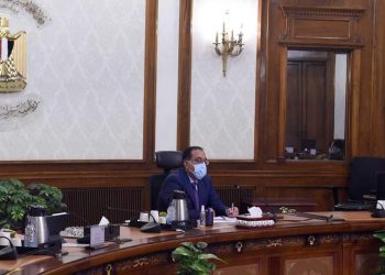 “مدبولي” يستعرض عددًا من مقترحات تحفيز الاستثمارات في قطاع السيارات بشرق بورسعيد