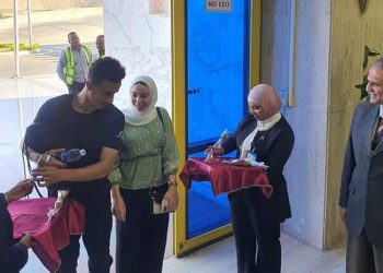 مطار أسوان يقيم ممر شرفى للاعبى أسوان رغم خسارتهم أمام الزمالك فى قبل نهائى كأس مصر