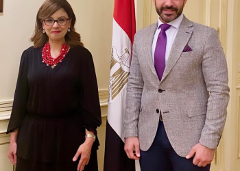 سفيرة مصر بطقشند تعرب عن فخرها بـ”البكر” و”شوقي”