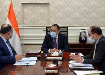 “مدبولي” يستعرض مع وزير المالية مستهدفات الموازنة الجديدة التي سيبدأ العمل بها الأسبوع المقبل