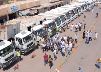 بالصور.. “لمجابهة الأزمات والكوارث” محافظ البحيرة يتفقد جاهزية معدات كسح مياه الأمطار
