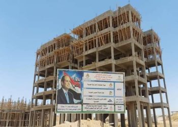 وزير الإسكان يتابع سير العمل بمدينة السويس الجديدة