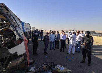 مستشفى ملوي تستقبل ٢٢متوفيًا و٣٣مصابًا في حادث سير صحراوي بالمنيا