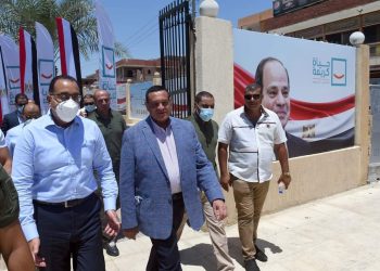 رئيس الوزراء يتفقد مواقع العمل بمشروعات “حياة كريمة” بكفر داود بوادى النطرون يبدأها بـ “سكن كريم”