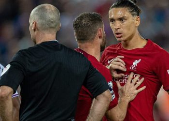 للبطاقة الحمراء «نونيز» يغيب عن الريدز لـ3  مباريات
