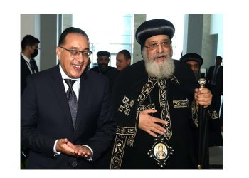 رئيس الوزراء يلتقي في العلمين الجديدة البابا تواضروس الثاني و90 من المشاركين في ” ملتقى لوجوس الثالث للشباب 2022″