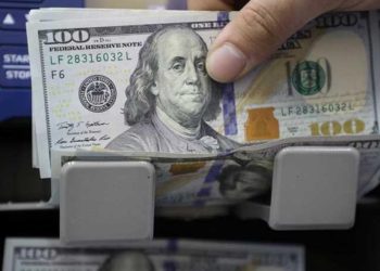 سعر الدولار يتخطى الـ 19 جنيهًا للبيع في عدد من البنوك