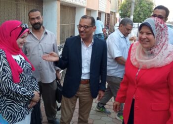 انطلاق القافلة التكنولوجية لصيانة أجهزة الكمبيوتر بمدارس سنورس في الفيوم