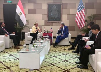 وزيرة البيئة تلتقى جون كيرى المبعوث الرئاسي الأمريكي الخاص بشئون المناخ