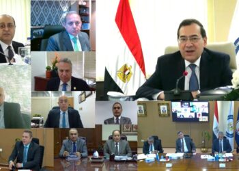 وزير البترول يعتمد نتائج أعمال الشركة المصرية القابضة للبتروكيماويات للعام 2022/2021