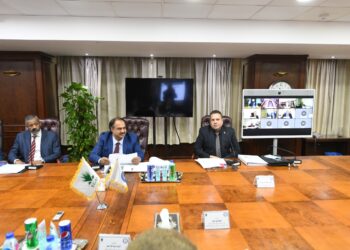 وزير البترول يعتمد نتائج أعمال شركة إيجاس العام المالى 2021 / 2022
