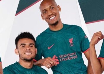 «صلاح و نونيز» في هجوم الريدز أمام أياكس في دوري أبطال أوروبا