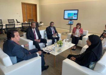 وزير الصحة يتوافق مع نظيرته القطرية على تبادل الخبرات والتجارب الناجحة في المجال الصحي