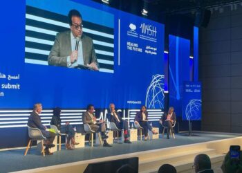 وزير الصحة: 67% من الطواقم الطبية تعرضوا لضغوط عصبية ونفسية أثناء العام الأول لجائحة كورونا