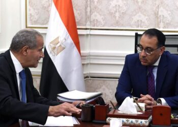 مدبولي يوجِّه باستمرار العمل بقرار حظر تصدير الأرز لتأمين احتياجات السوق المحلية مع تشديد وإحكام الرقابة على المنافذ