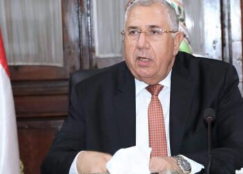 وزير الزراعة يعقد اجتماعا لتشجيع المزارعين على استخدام  الميكنة الحديثة تنفيذا لتوجيهات الرئيس