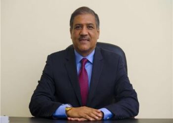 “عفت السادات” يطالب بتشديد حملات الرقابة على الأسواق لمواجهة من يحتكرون السلع